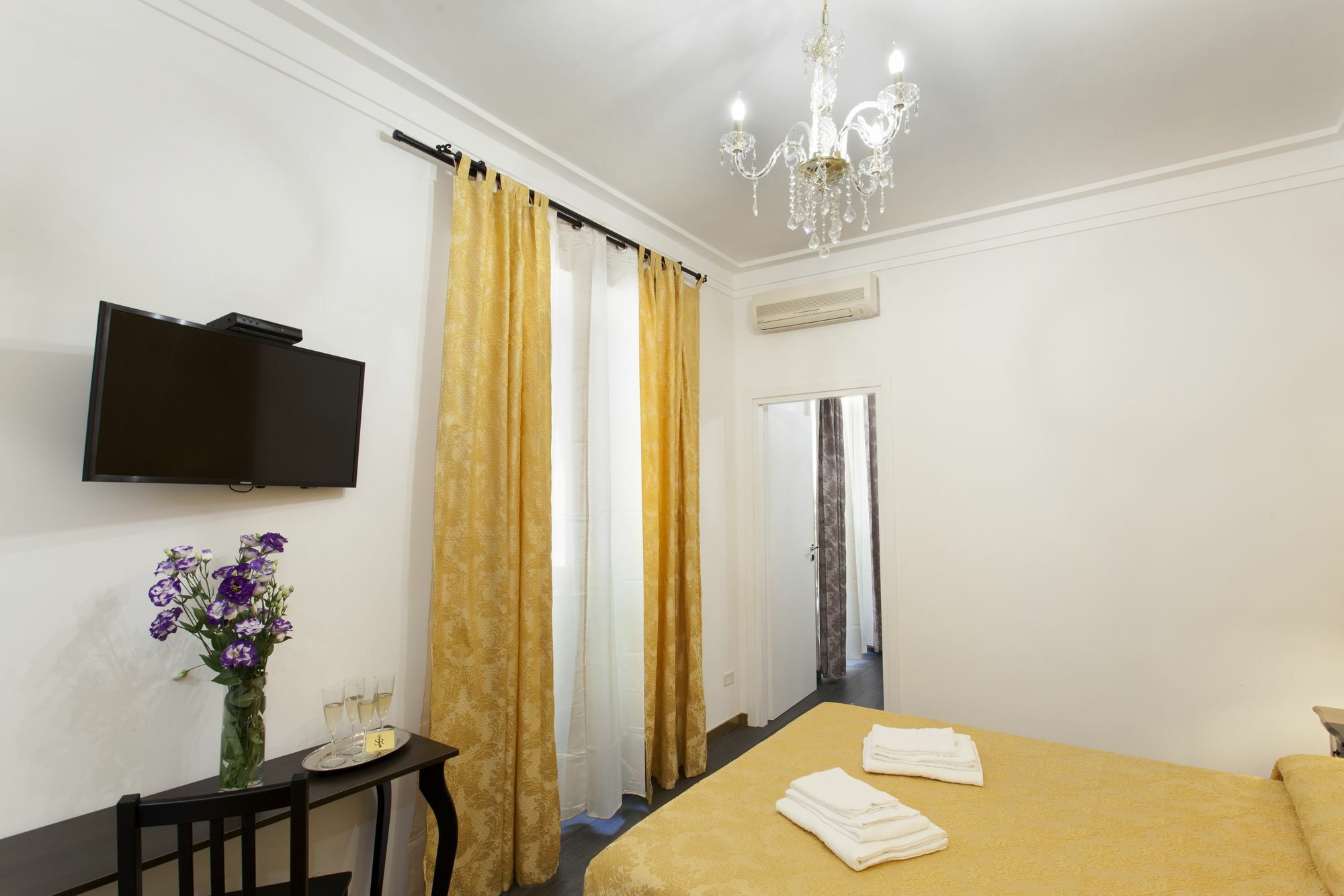 Guest house Secret Rhome 2*