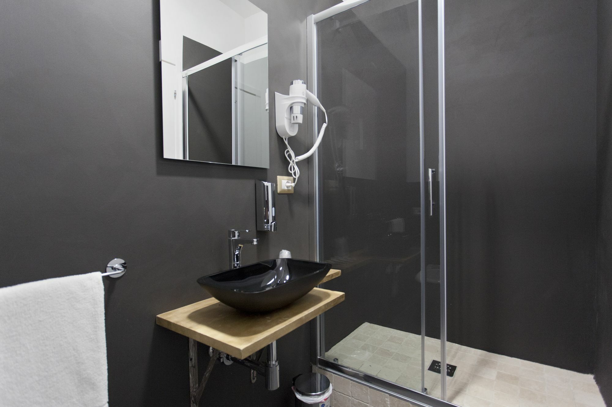 Guest house Secret Rhome 2*